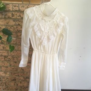 Vintage Gunnie Sax wedding-worthy dress